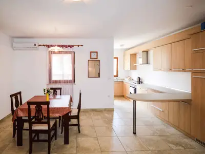 Ferienwohnung für 5 Personen (80 m²) in Liznjan 6/10