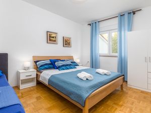 23758401-Ferienwohnung-6-Medulin-300x225-3