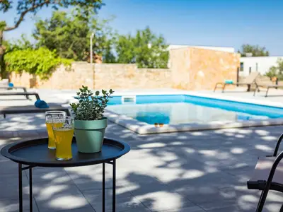 PoolOfHouse