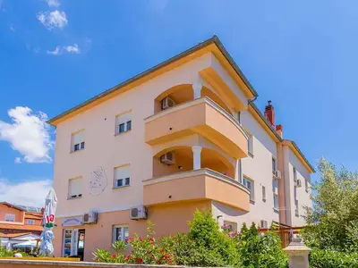 Ferienwohnung für 8 Personen (85 m²) in Medulin 1/10