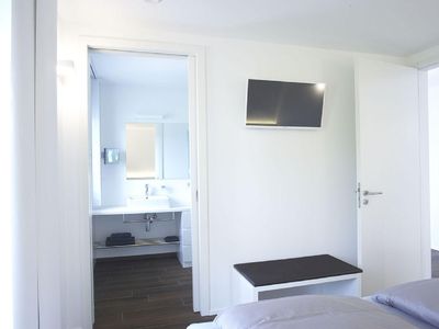 Schlafzimmer mit Badezimmer