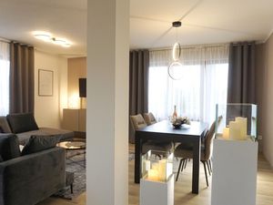 23881846-Ferienwohnung-4-Meersburg-300x225-0