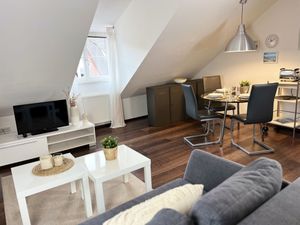 23881866-Ferienwohnung-2-Meersburg-300x225-1