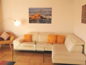 23885671-Ferienwohnung-4-Meersburg-300x225-2