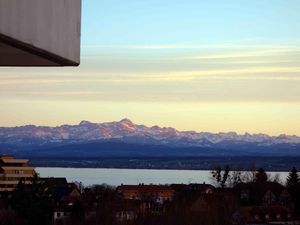 Balkon mit herrlichem See- und Alpenblick