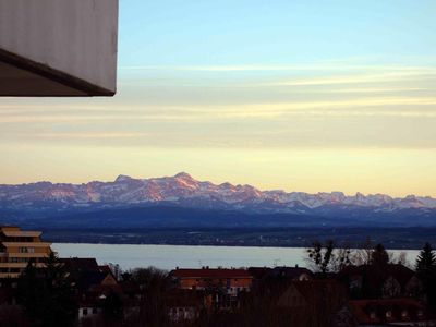 Balkon mit herrlichem See- und Alpenblick
