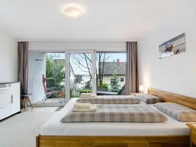 Schlafzimmer 1