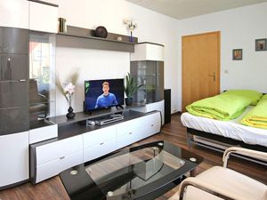 24004356-Ferienwohnung-2-Meesiger-300x225-4