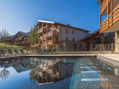 PoolOfHouse