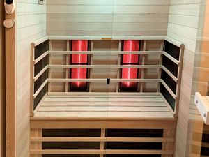 Wellness. Infrarotsauna 2 Sitzplätze