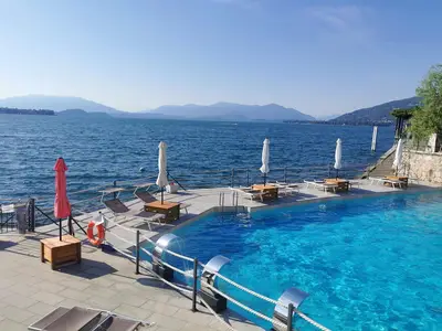 PoolOfHouse