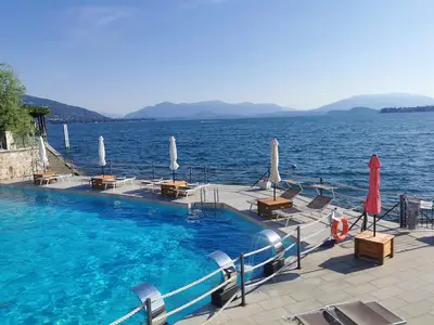 PoolOfHouse