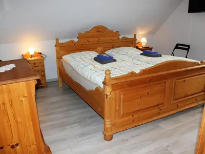 Ferienwohnung Prilop Schlafzimmer 1 Doppelbett.
