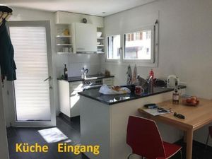 Küche_mit_Eingang