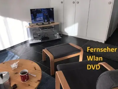 Wohnzimmer_mit_Fernseh