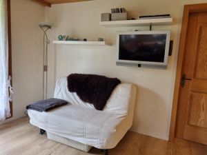 Wohnzimmer - Schlafcouche - TV