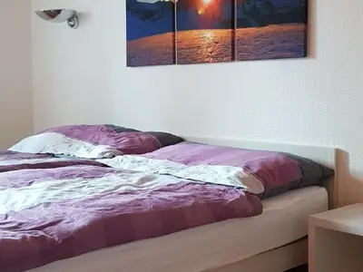 Schlafzimmer 1