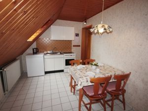 338466-Ferienwohnung-4-Meldorf-300x225-5