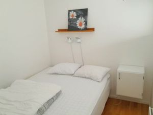 23675912-Ferienwohnung-3-Mellbystrand-300x225-5