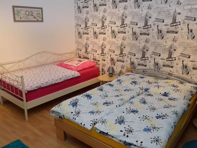 2.Schlafzimmer ein französisches und zwei Einzelbetten