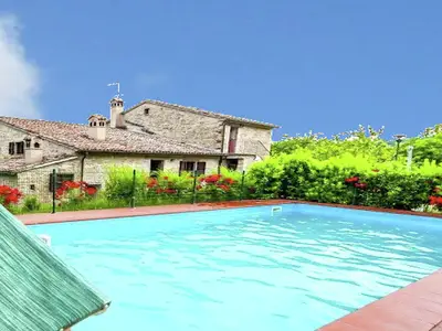PoolOfHouse