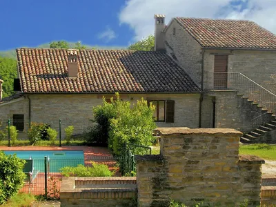 PoolOfHouse