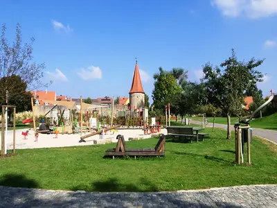 Themen- und Erlebnisspielplatz „Treffpunkt Stadtgraben“