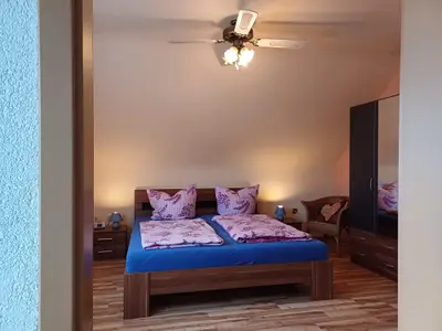 Schlafzimmer d