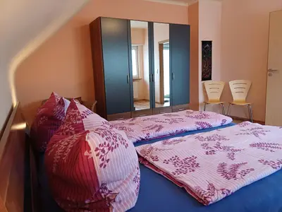 Schlafzimmer b