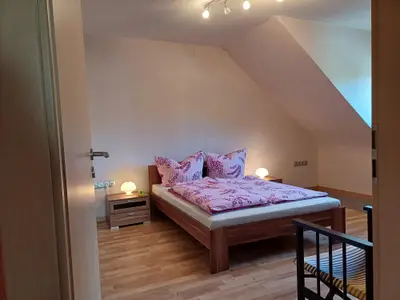 2. Schlafzimmer a