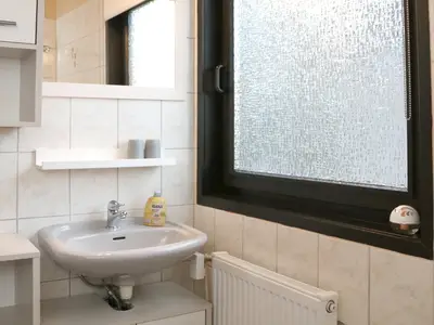Badezimmer - Ferienhaus Henneseeblick