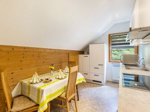 19356506-Ferienwohnung-5-Meßstetten-300x225-5