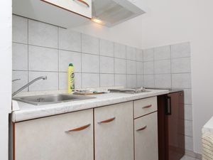 18923071-Ferienwohnung-2-Metajna-300x225-2