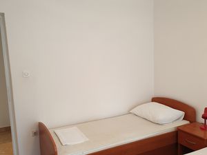 21751011-Ferienwohnung-5-Metajna-300x225-5