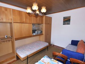 19128063-Ferienwohnung-4-Metajna-300x225-1