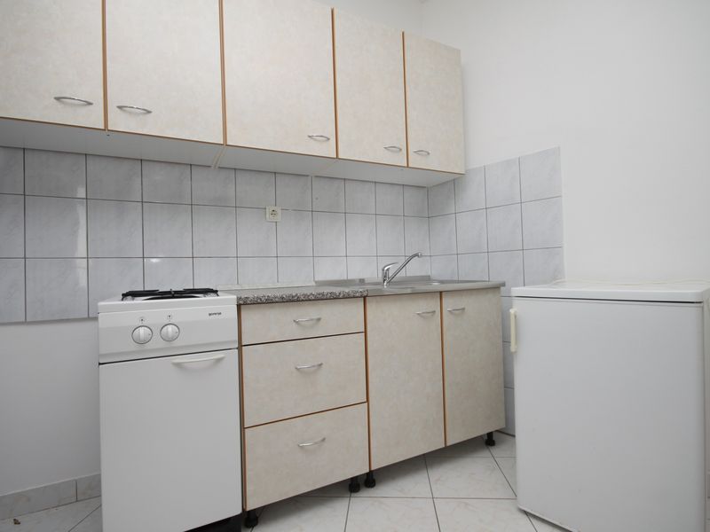 23927509-Ferienwohnung-4-Metajna-800x600-2