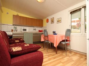 23929257-Ferienwohnung-6-Metajna-300x225-2