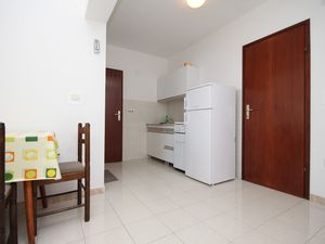 23929319-Ferienwohnung-6-Metajna-300x225-3