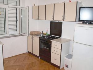 19127948-Ferienwohnung-5-Metajna-300x225-3