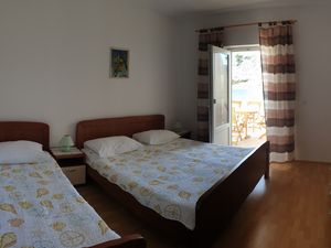 19129220-Ferienwohnung-5-Metajna-300x225-4