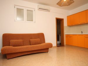 23929325-Ferienwohnung-5-Metajna-300x225-2