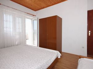 23929171-Ferienwohnung-6-Metajna-300x225-5