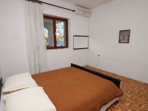 23929181-Ferienwohnung-4-Metajna-300x225-5