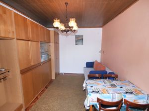 23929248-Ferienwohnung-4-Metajna-300x225-2