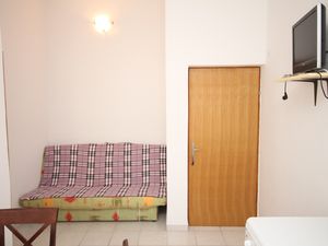 23929155-Ferienwohnung-4-Metajna-300x225-2