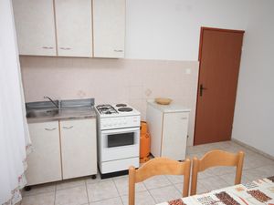 23929179-Ferienwohnung-4-Metajna-300x225-3