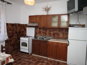 23929180-Ferienwohnung-4-Metajna-300x225-3