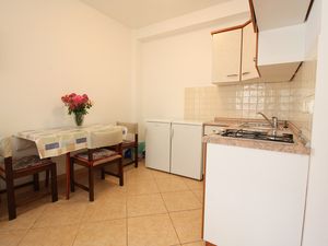 18923604-Ferienwohnung-4-Metajna-300x225-1