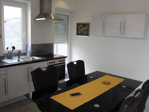 23696948-Ferienwohnung-4-Mettlach-300x225-3