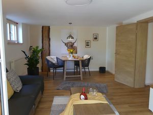 22658311-Ferienwohnung-2-Michelau-300x225-5